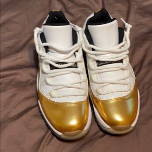Retro 11 gold